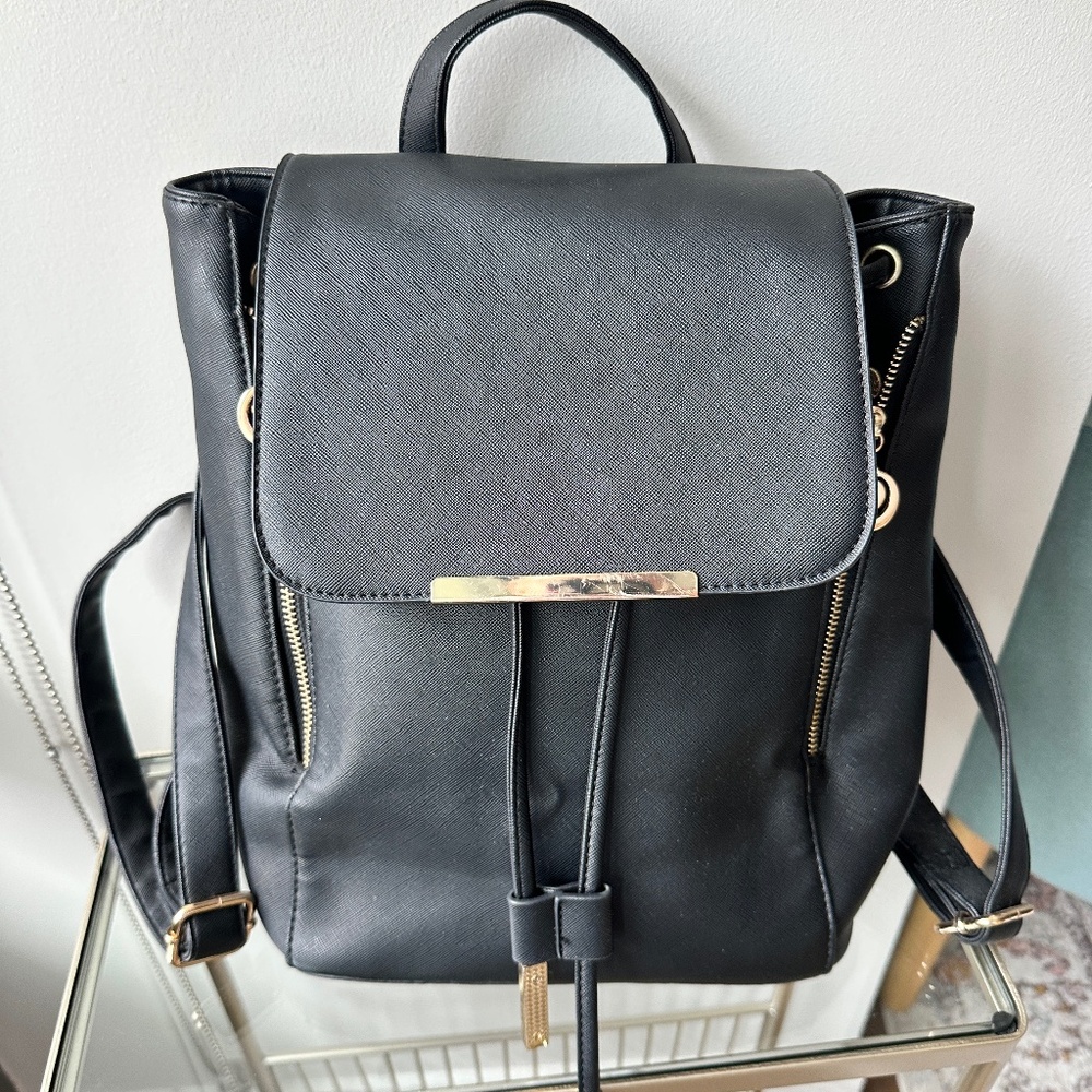BLACK LEATHER MINI BACKPACK